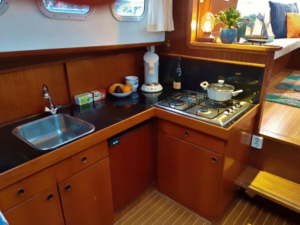 Motor Yacht Almaz Hotel Amsterdam Bagian luar foto