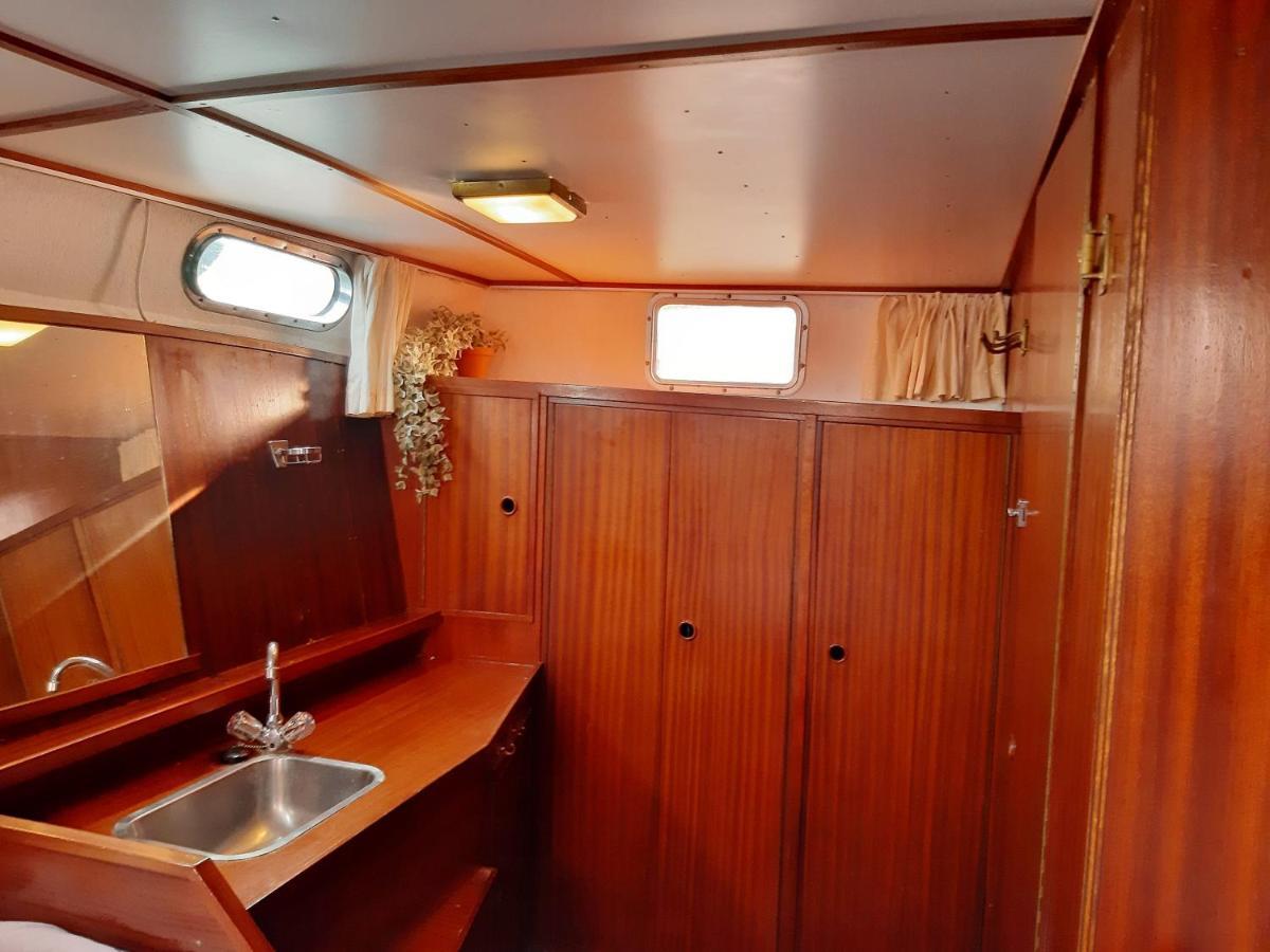 Motor Yacht Almaz Hotel Amsterdam Bagian luar foto
