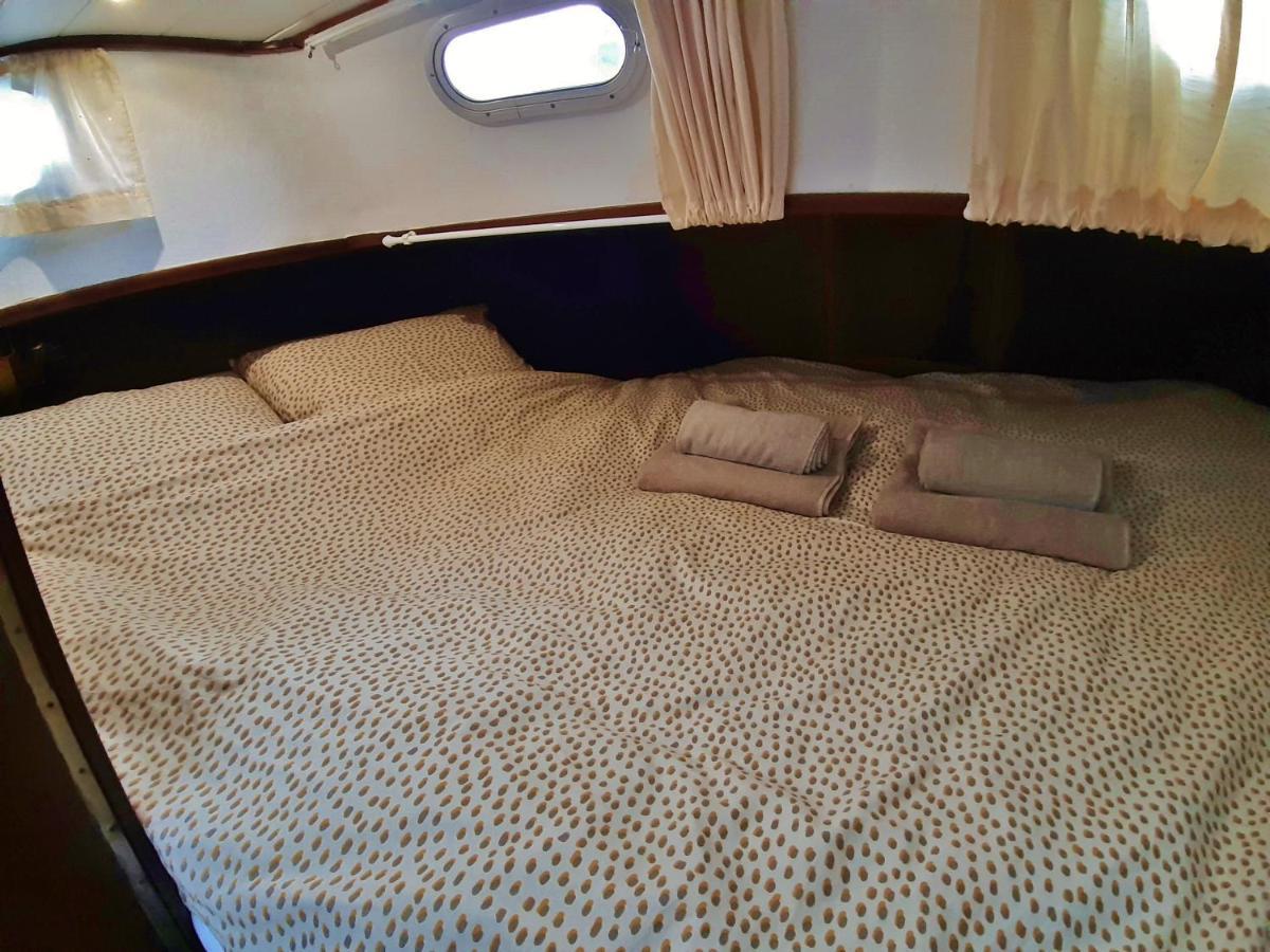 Motor Yacht Almaz Hotel Amsterdam Bagian luar foto