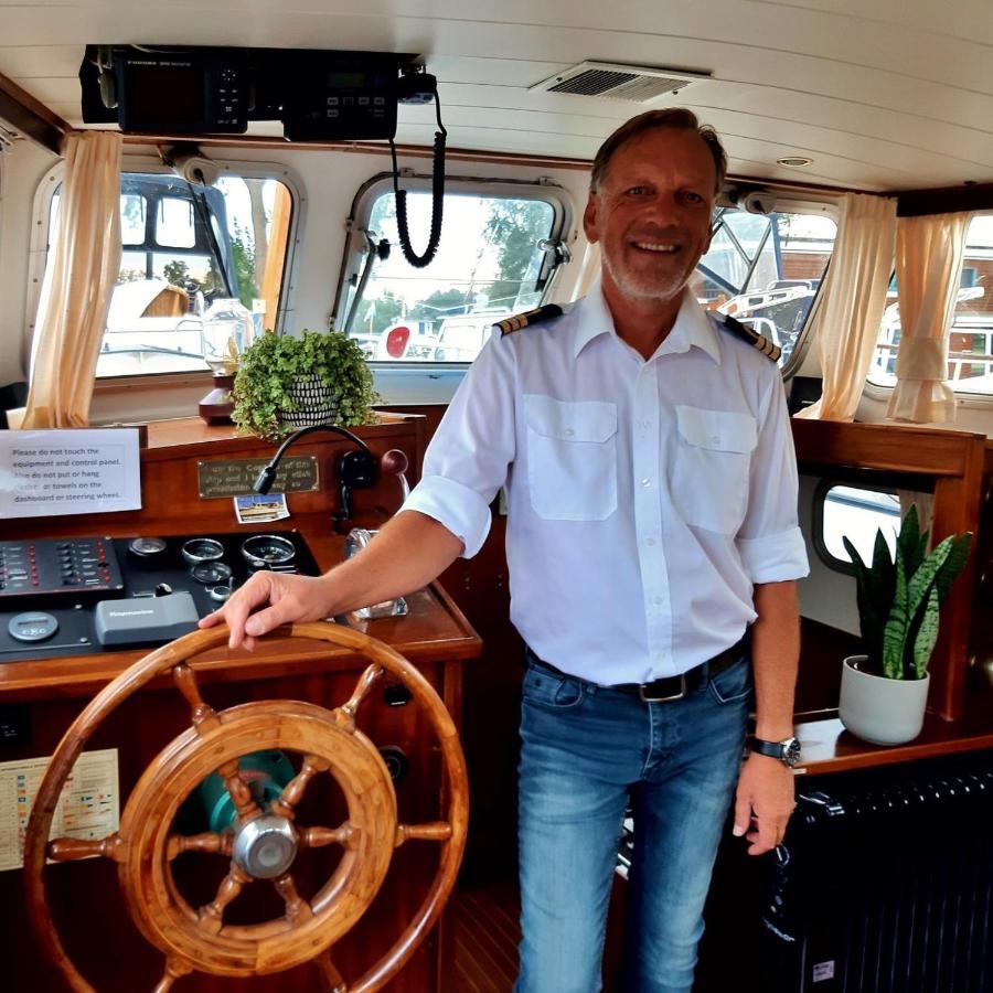 Motor Yacht Almaz Hotel Amsterdam Bagian luar foto